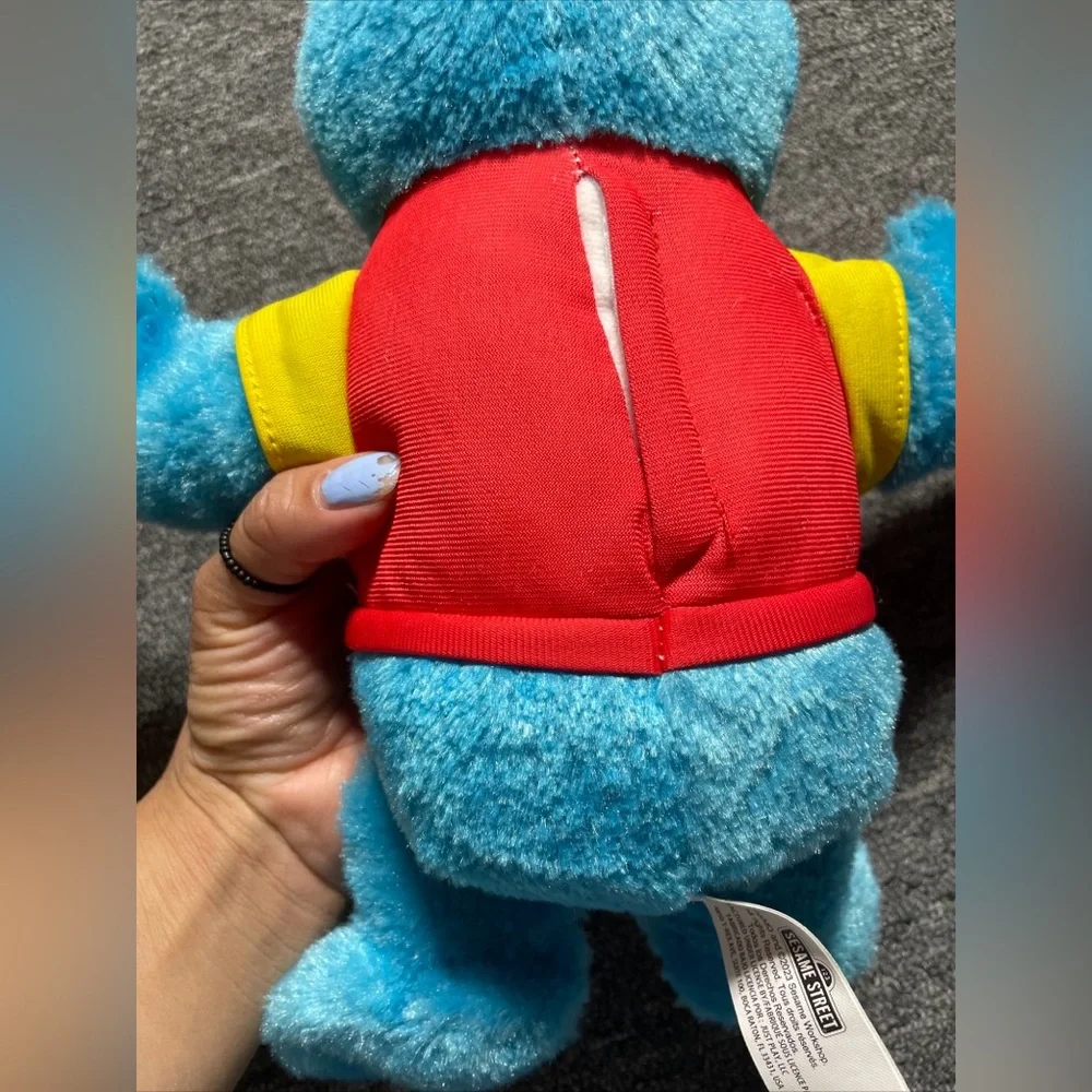 Sesame Street Sing Along Cookie Monster Plush Toy  electronic singing 12" - Picture 5 of 8